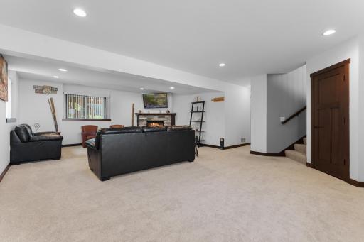 870 Portsmith Drive NW, Rochester, MN 55901