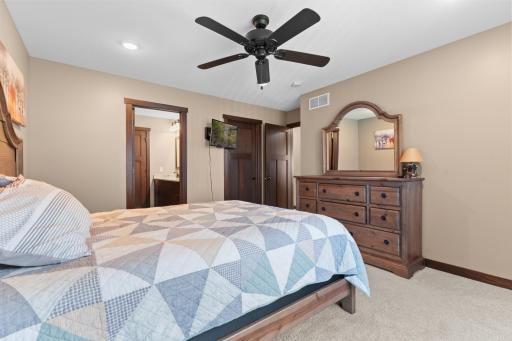 870 Portsmith Drive NW, Rochester, MN 55901