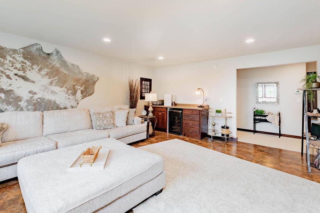 Upper level family room snack bar