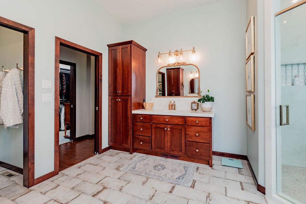 Primary bath