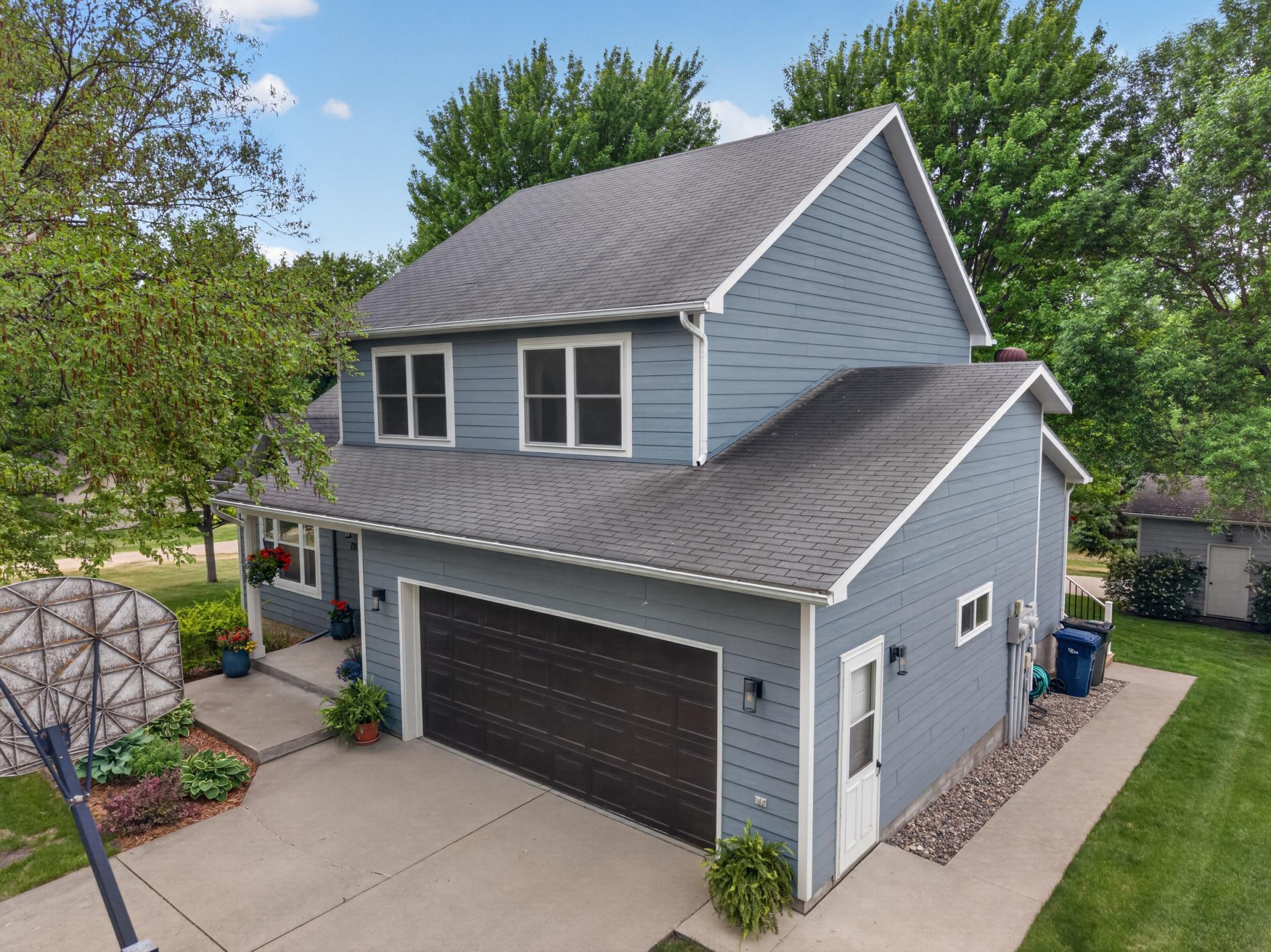 711 Sunset Dr