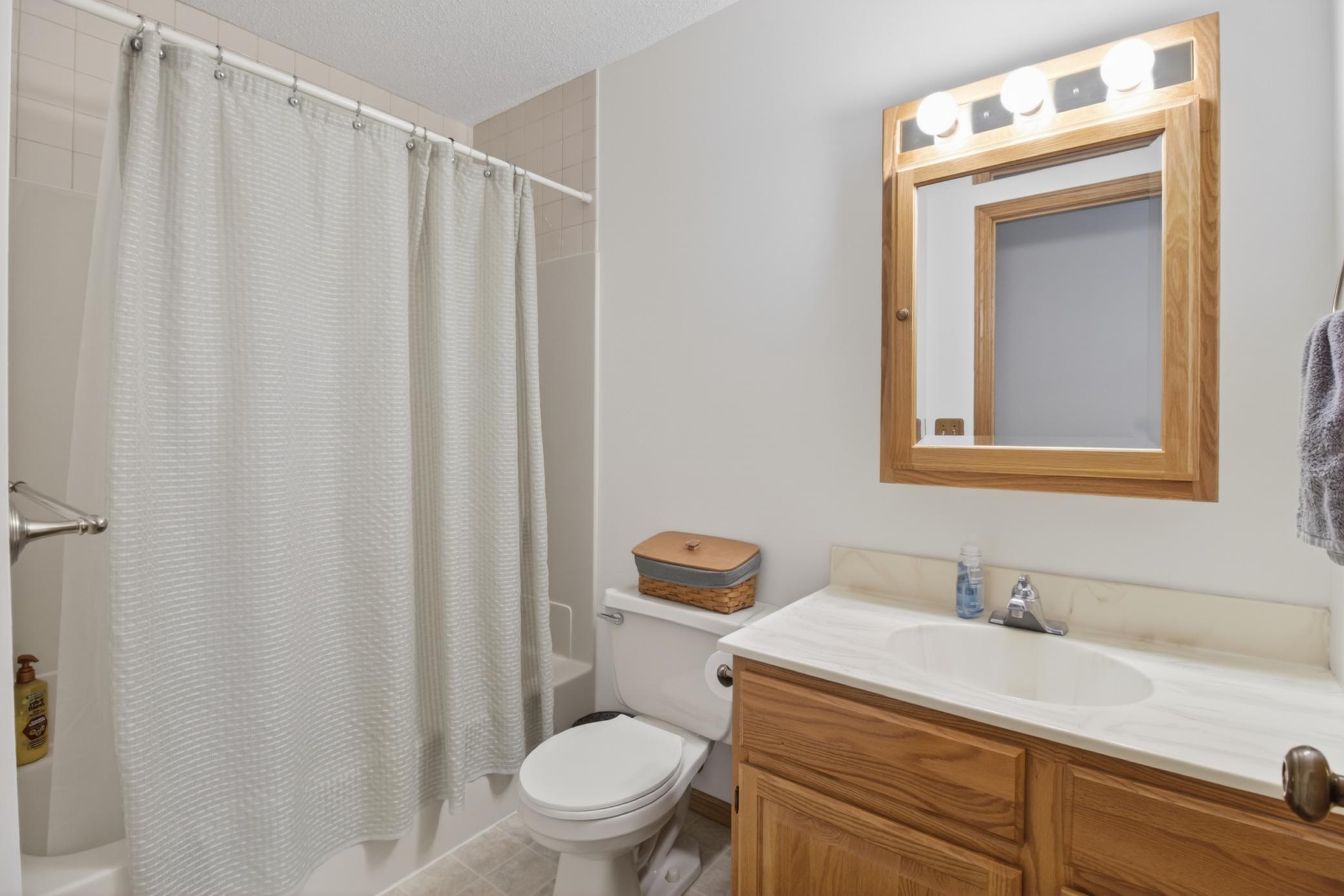 Upper Level Full Bathroom