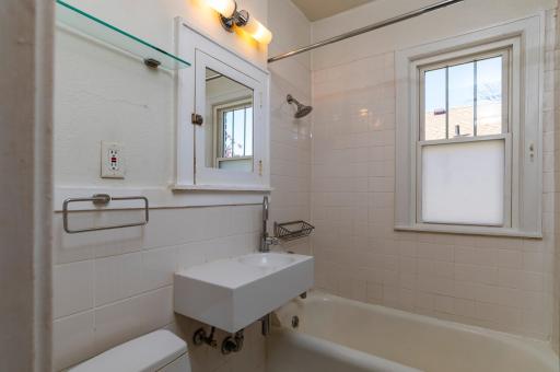 4415 Chowen Avenue S, 201, Minneapolis, MN 55410