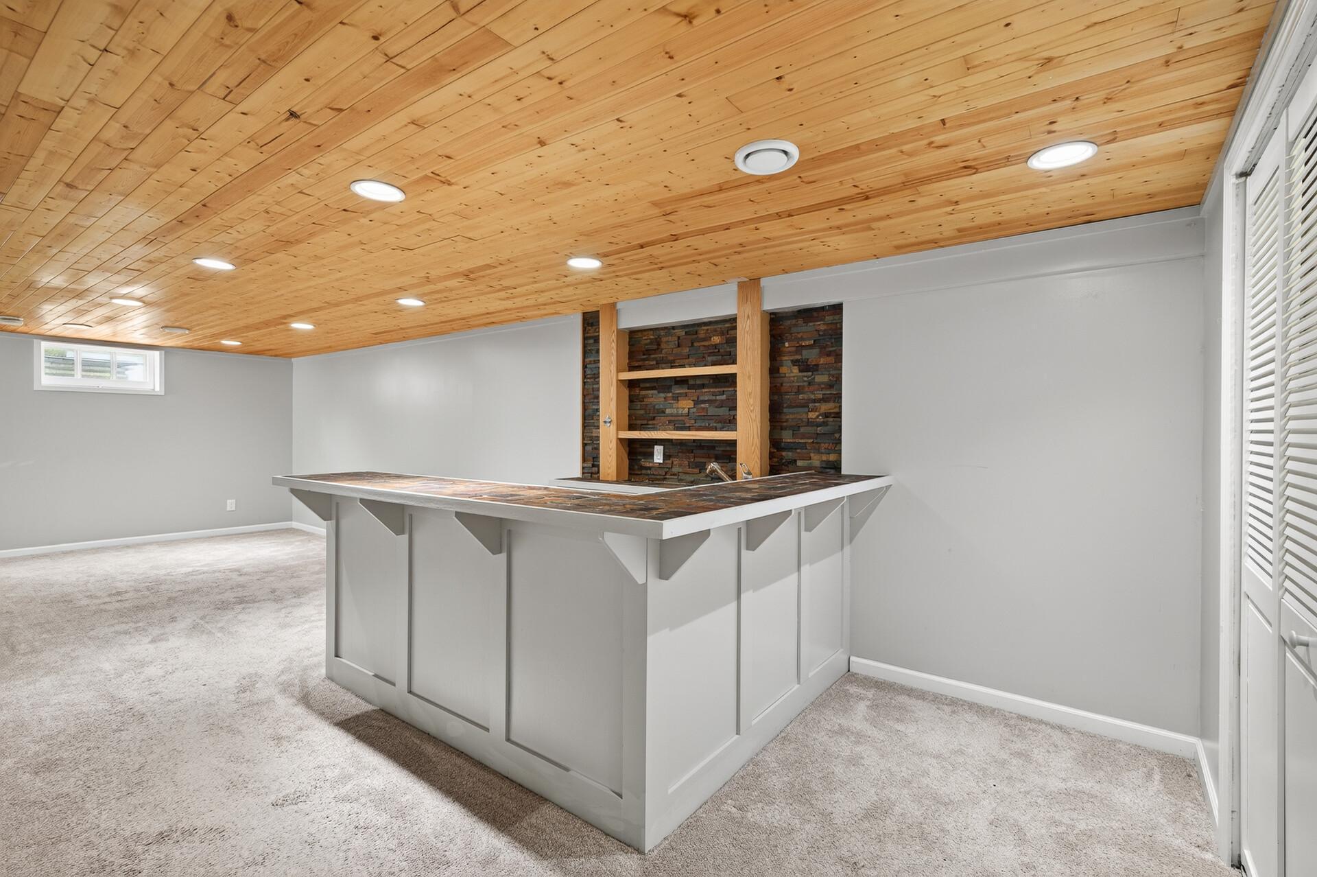 Ideal Entertaining space with added bonus of recess lighting throughout the space