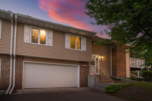 Move-in ready end unit in central location