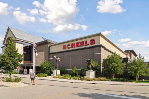Local area attractions. Eden Prairie Shopping Mall.