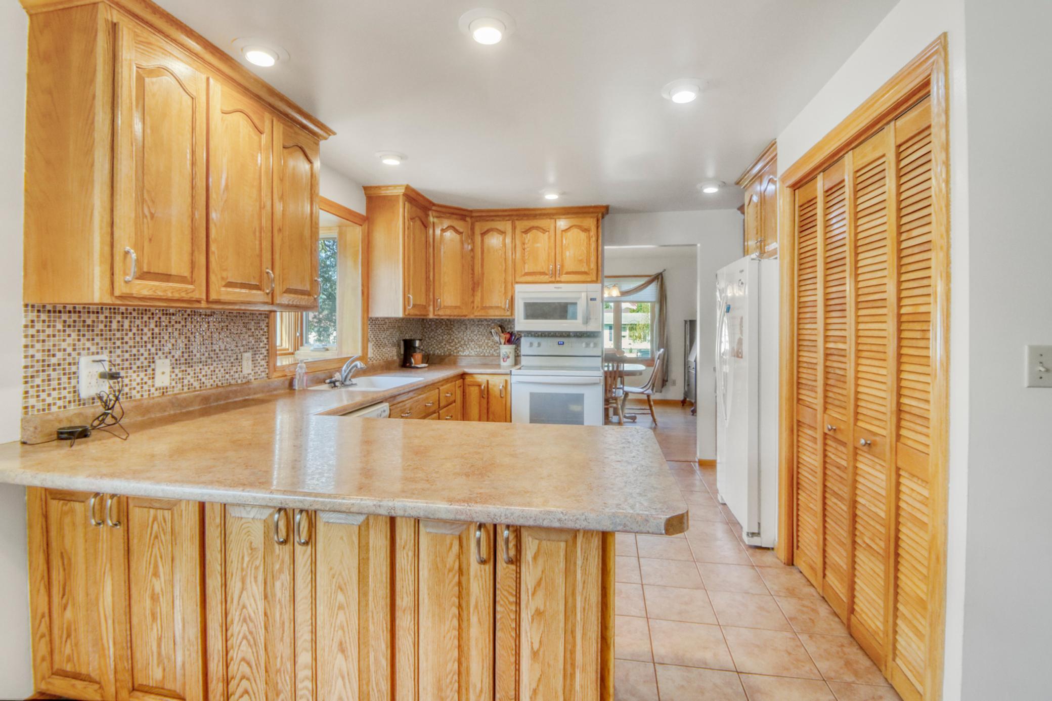 Kitchen1_3 (7).JPG