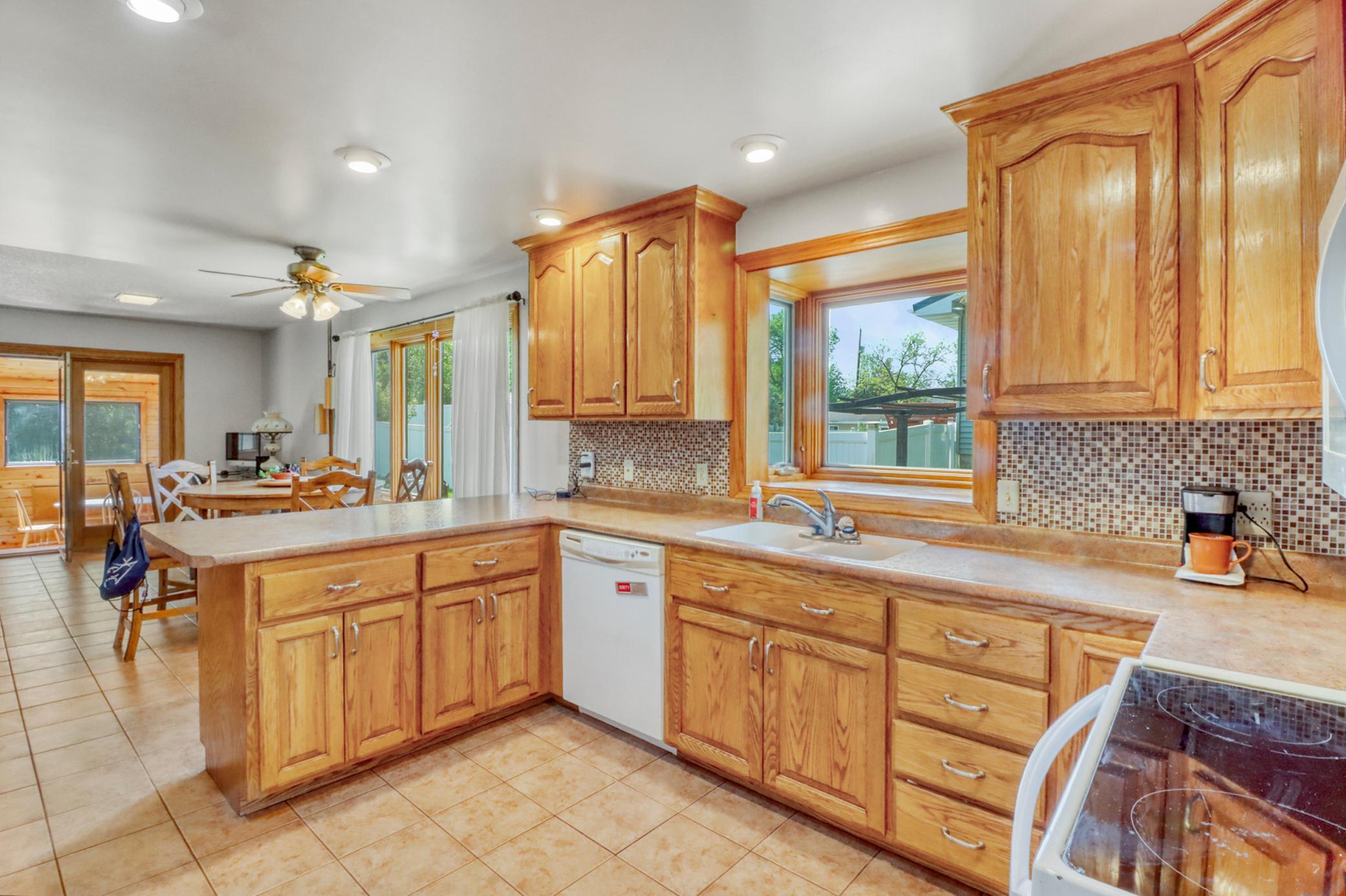 Kitchen1_2 (7).JPG