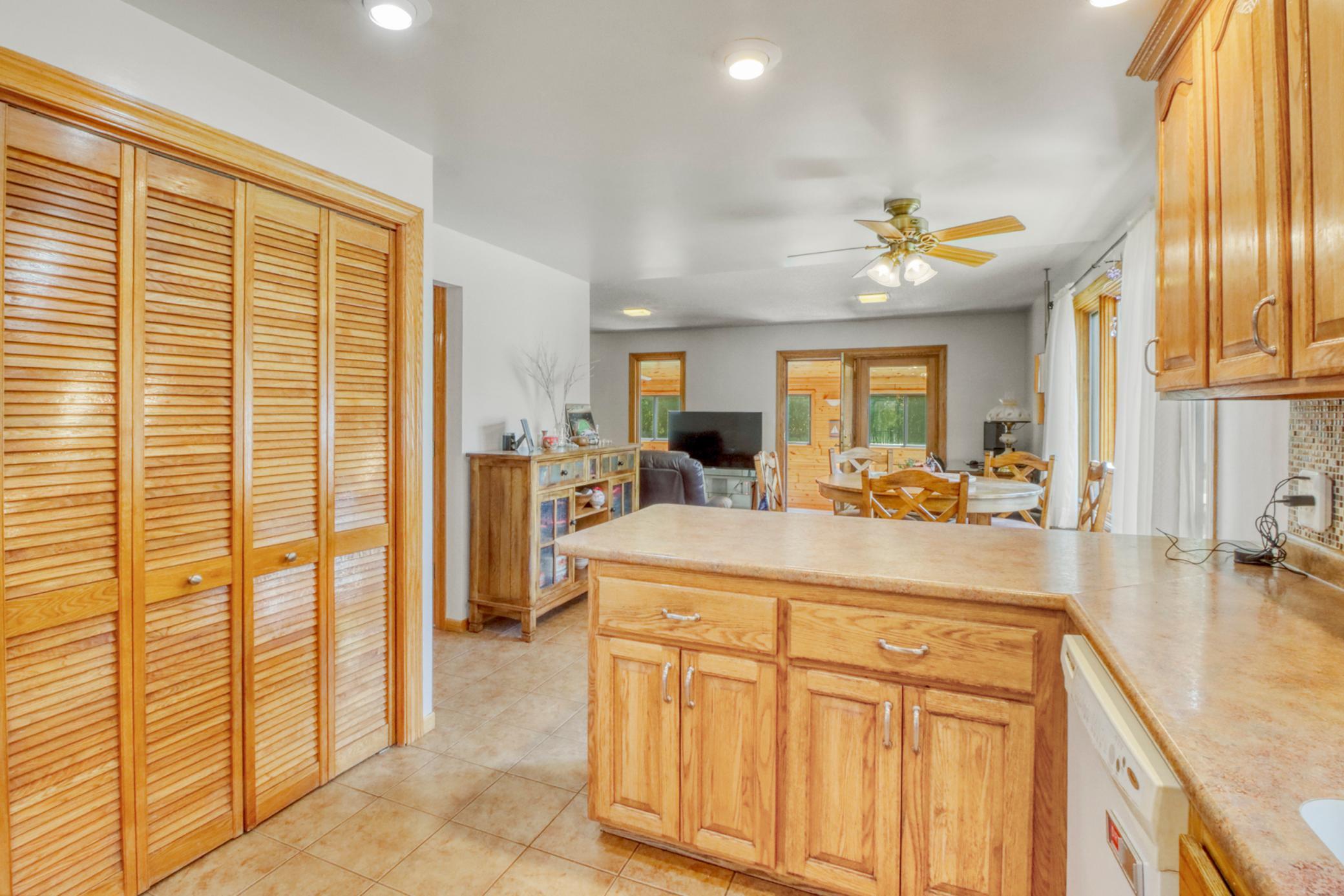 Kitchen1_5 (6).JPG