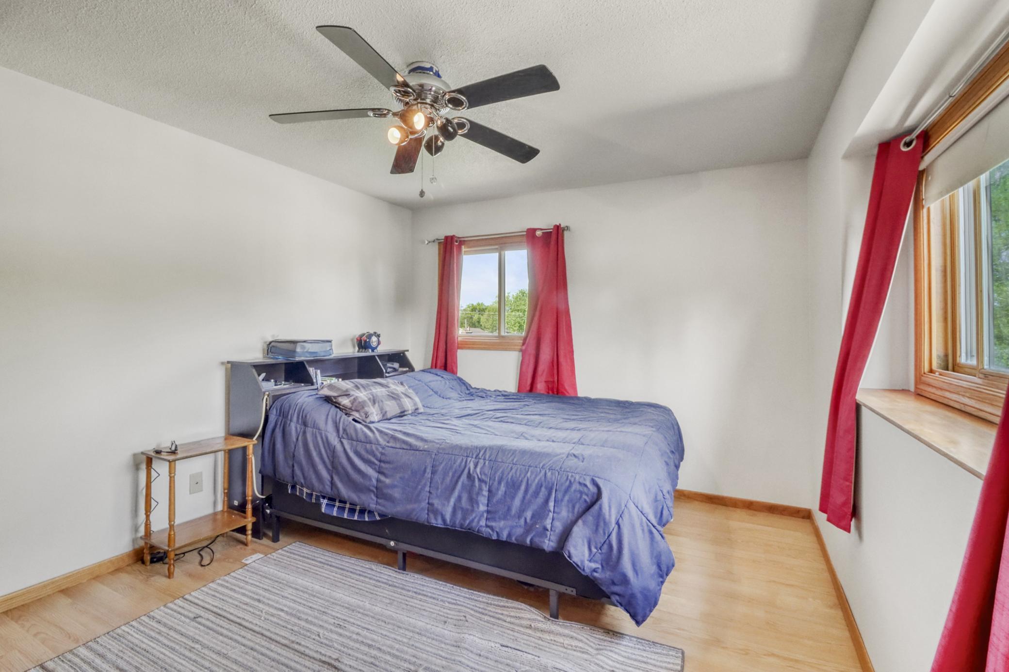 Bedroom1_2 (3).JPG