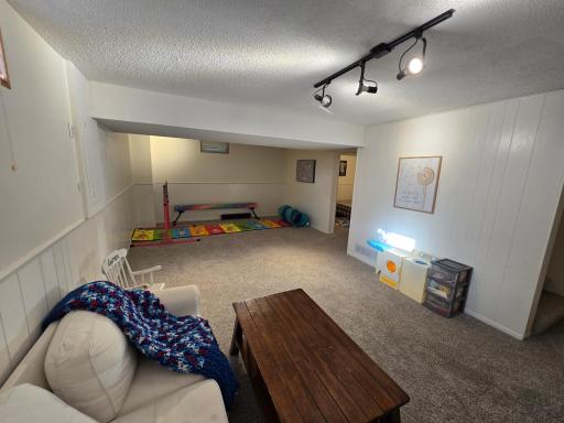 1435 138th Avenue NW, Andover, MN 55304