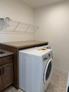 LAUNDRY ROOM.jpg