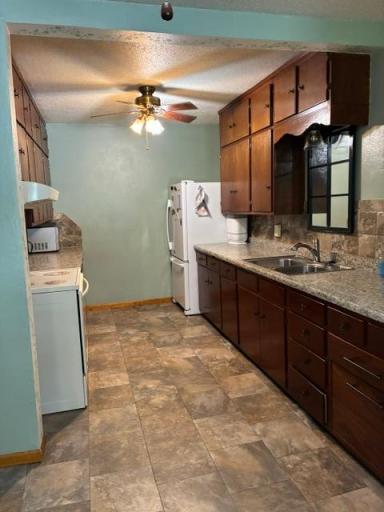 1121 W 6th Street, Graceville, MN 56240