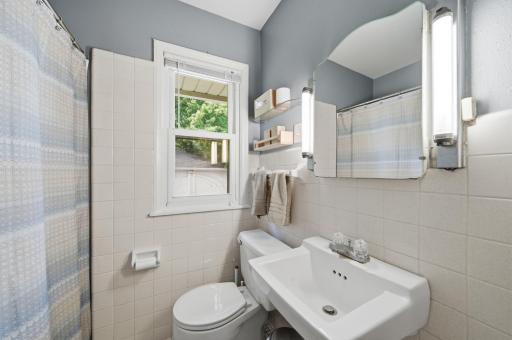 5124 Richmond Drive, Edina, MN 55436