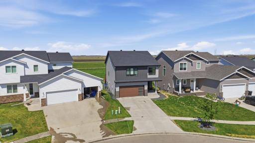 1186 Albert Court W, West Fargo, ND 58078