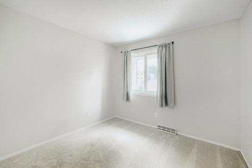 2342 Dorland Place E, Maplewood, MN 55119