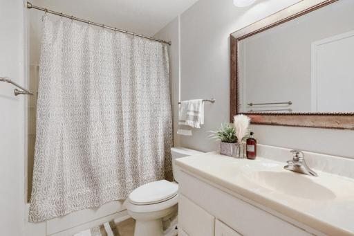 2342 Dorland Place E, Maplewood, MN 55119