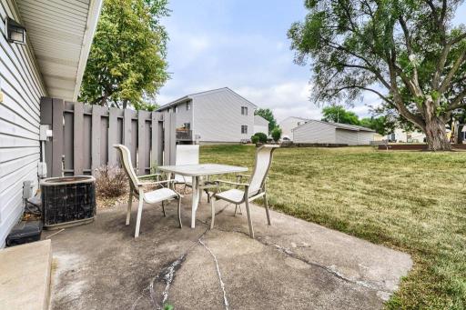2342 Dorland Place E, Maplewood, MN 55119