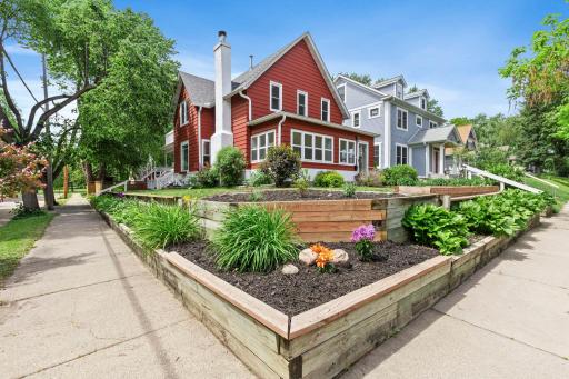2401 Upton Avenue N, Minneapolis, MN 55411