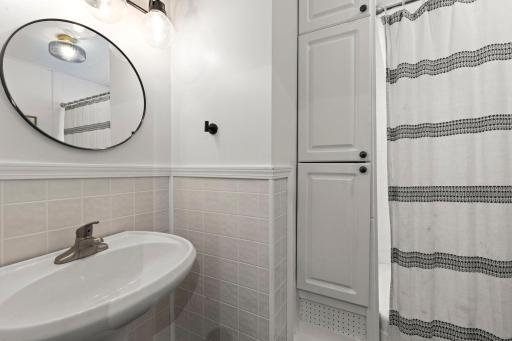 2401 Upton Avenue N, Minneapolis, MN 55411