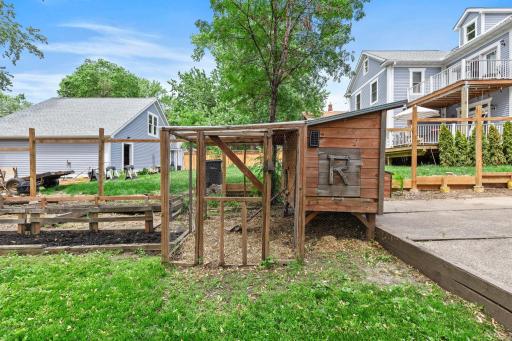 2401 Upton Avenue N, Minneapolis, MN 55411