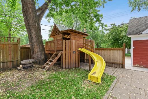 2401 Upton Avenue N, Minneapolis, MN 55411