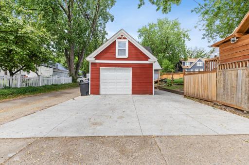 2401 Upton Avenue N, Minneapolis, MN 55411
