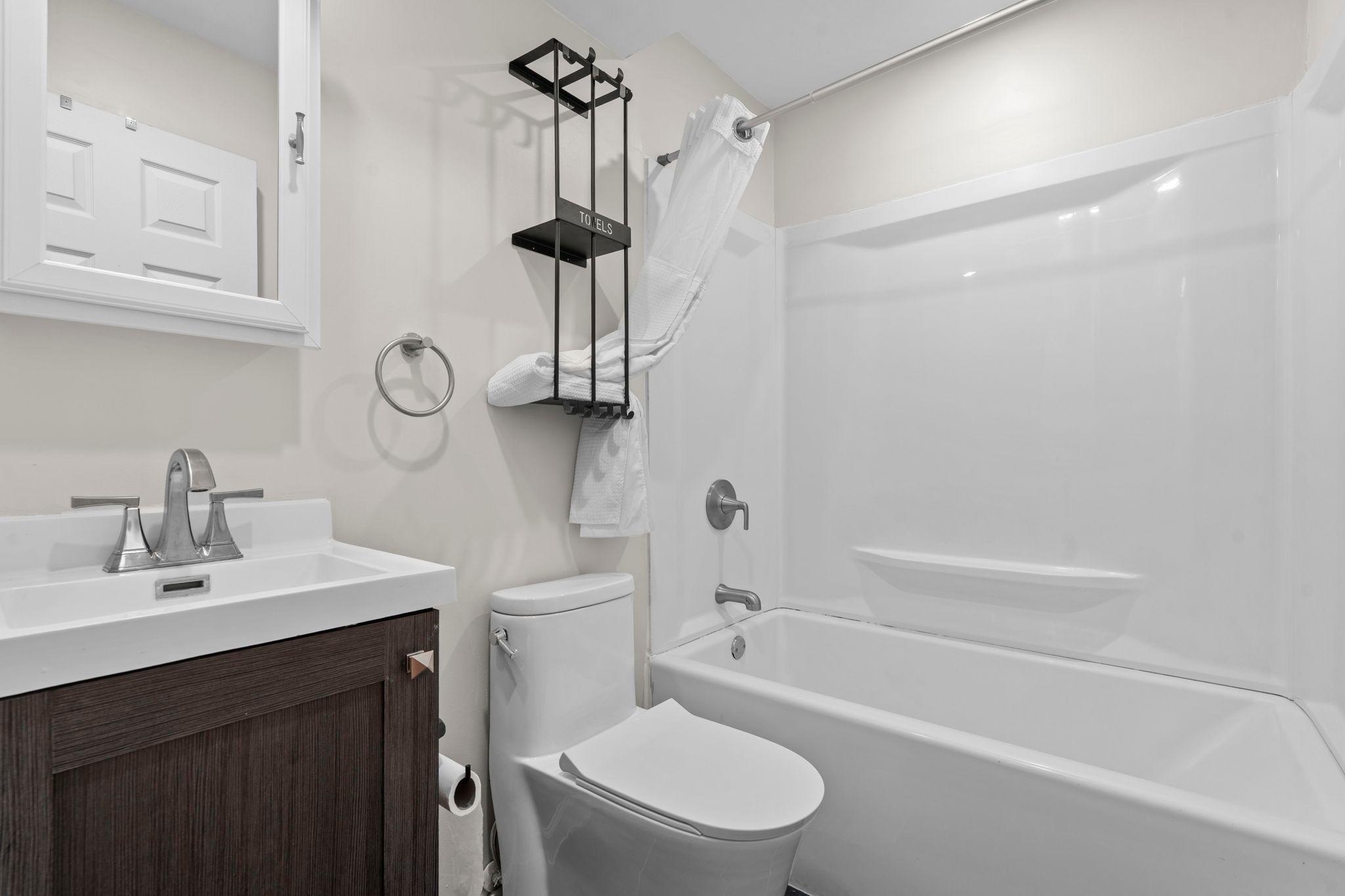 LL Full Bathroom
