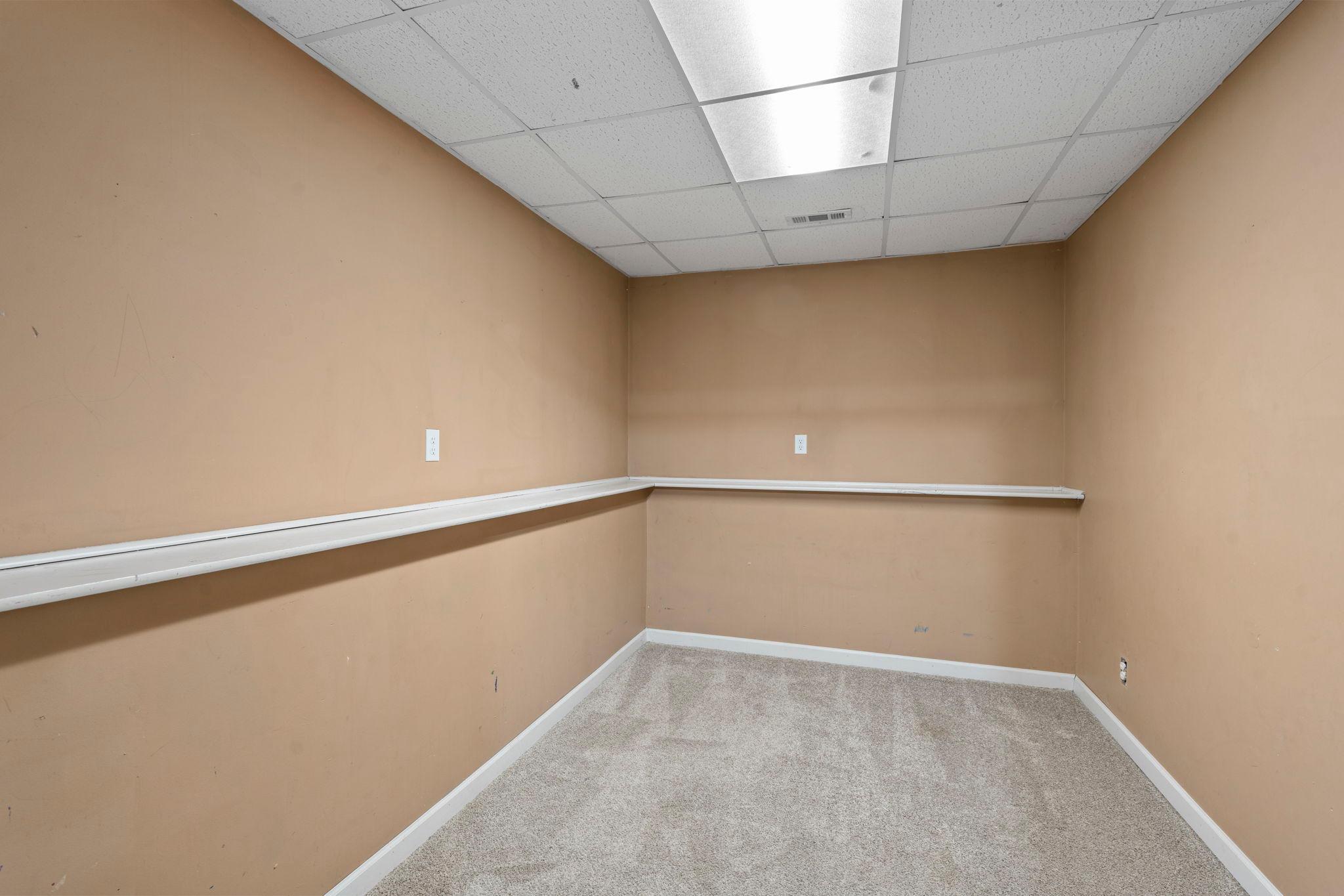 Bonus space (office or additional storage)