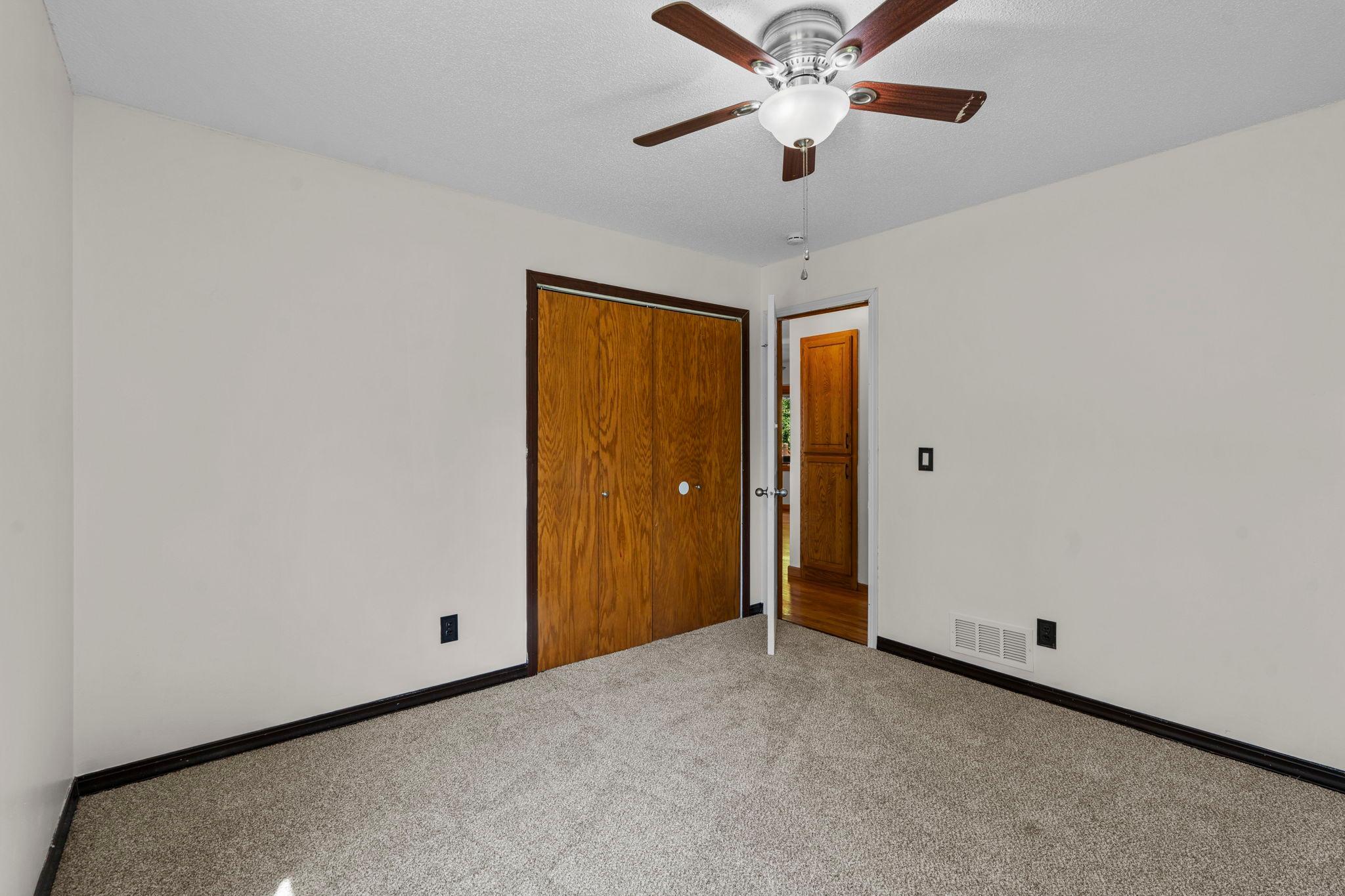 2nd Bedroom (Upper Level)