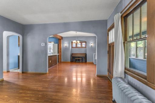 1111 Lane Place, Saint Paul, MN 55106