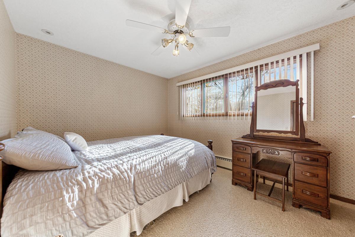 42 Bedroom 1.jpg