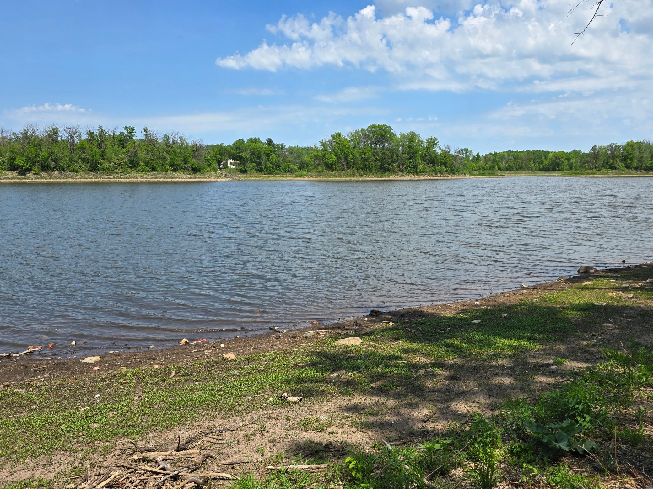 80' of Mora lake frontage