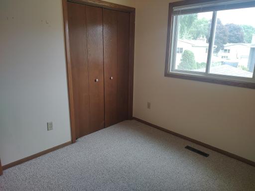 1404 City View Court NE, Rochester, MN 55906