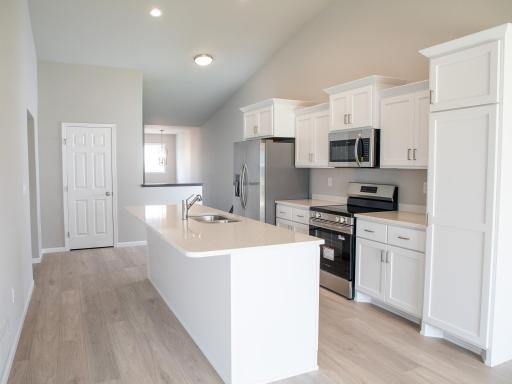 6782 Meadow View Drive S, Fargo, ND 58104