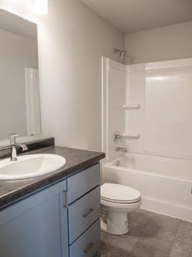 6782 Meadow View Drive S, Fargo, ND 58104