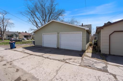 3803 W 4th Street, Duluth, MN 55807