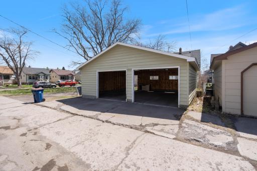 3803 W 4th Street, Duluth, MN 55807