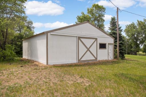barn located on the property great for storage