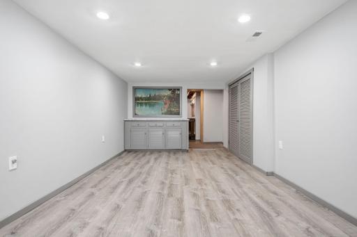 1100 W 73rd Street, Minneapolis, MN 55423
