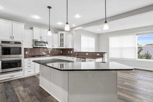 18072 Hyde Park Avenue, Lakeville, MN 55044