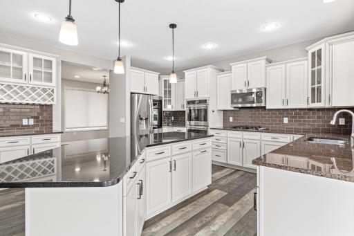 18072 Hyde Park Avenue, Lakeville, MN 55044