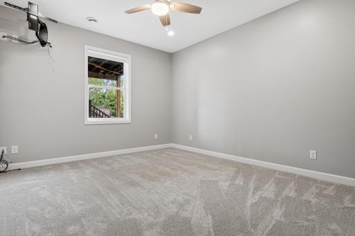 18072 Hyde Park Avenue, Lakeville, MN 55044