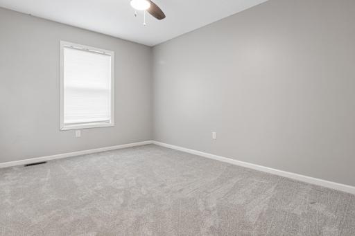 18072 Hyde Park Avenue, Lakeville, MN 55044