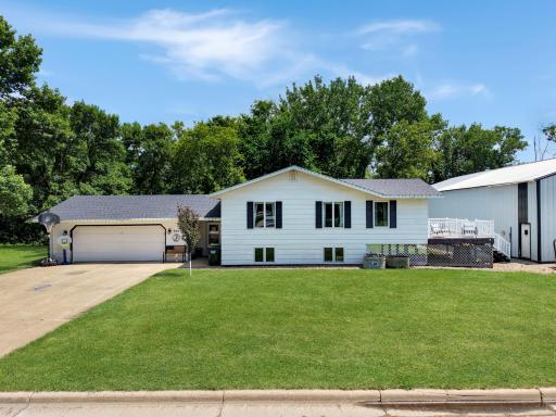 755 W 1st Street S, Cottonwood, MN 56229