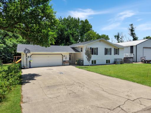 755 W 1st Street S, Cottonwood, MN 56229