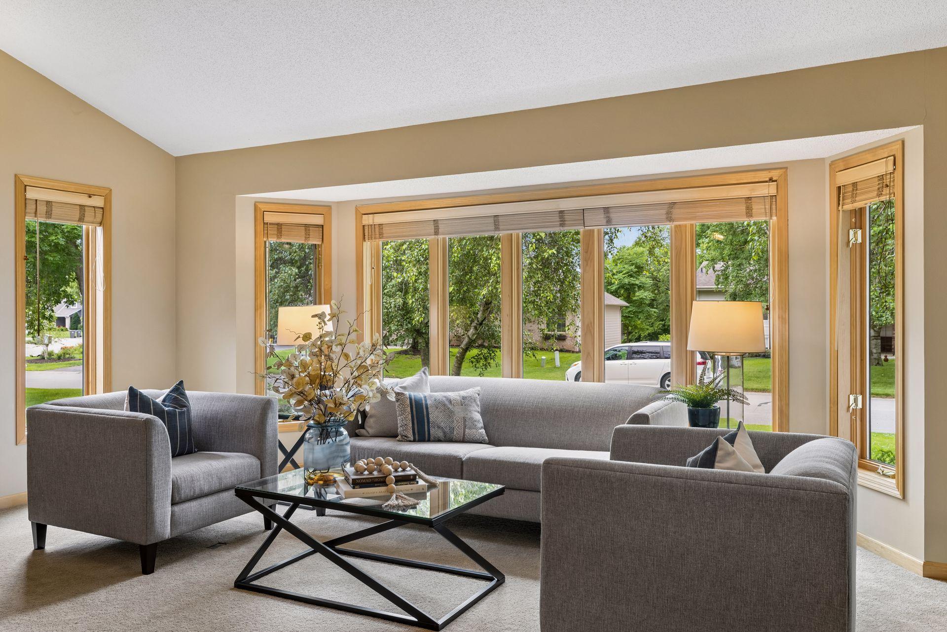 Curl up with a good book or host gatherings at this amazing home with fantastic layout for lake fun, backyard bbq's, firepit evenings.