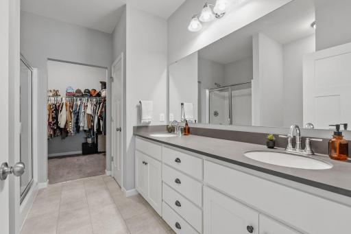 36-web-or-mls-712 South Creek Dr N-36.jpg
