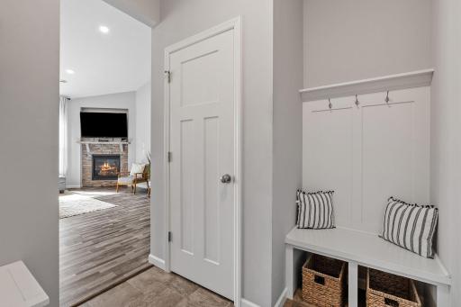31-web-or-mls-712 South Creek Dr N-31.jpg