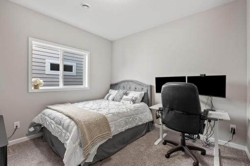 32-web-or-mls-712 South Creek Dr N-32.jpg